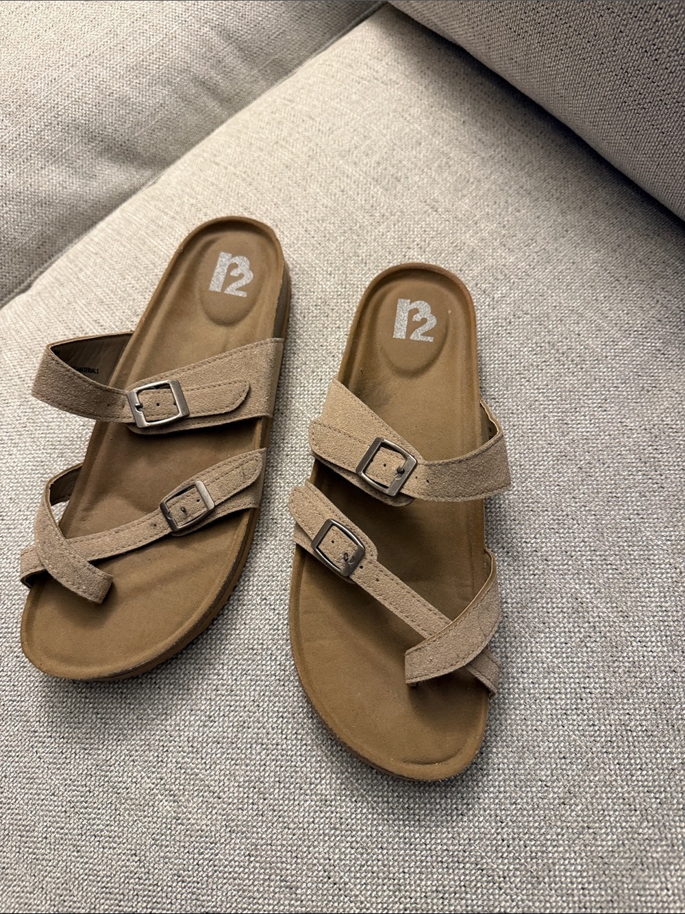 R2 Women's Tan Strappy Buckle Sandals